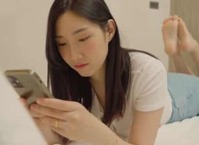 Xinh đẹp nhưng vẫn bị chồng cắm sừng, vợ buồn tình cho anh giao hàng địt luôn - Phim sex hay full HD VLXX JAV