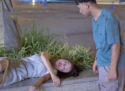 Gã ăn mày cơ hội đưa cô gái say xỉn về nhà rồi tranh thủ địt… - Phim sex hay full HD VLXX JAV